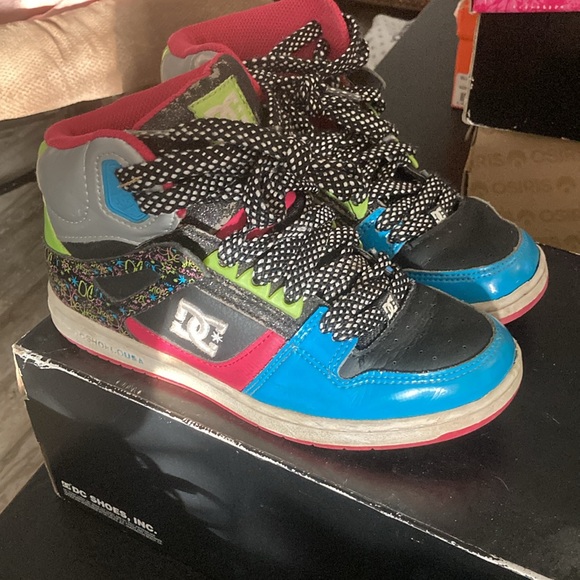 Shoes for Boy/Girl color multi colored hi tops size6.5 lightly used. - Picture 2 of 2